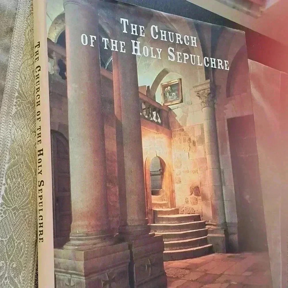 BOOK THE CHURCH OF THE HOLY SEPULCRE - Picture 3 of 8